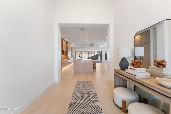 20251215203702414837000000-o