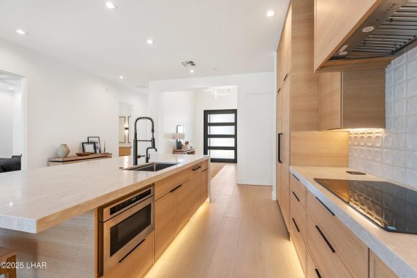 20251215203737648431000000-o