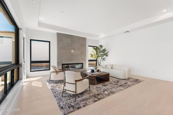 20251215203811089103000000-o