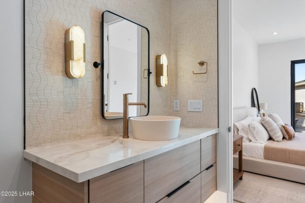 20251215204031400619000000-o